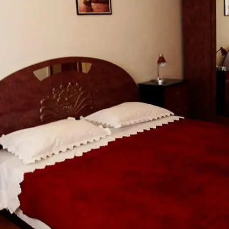 Three Bedroom Laura Apartamento